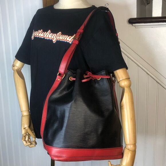 Louis Vuitton Black Red Epi Leather Noe GM Drawstring Bucket Shoulder Bag VI0922 - Picture 17 of 17